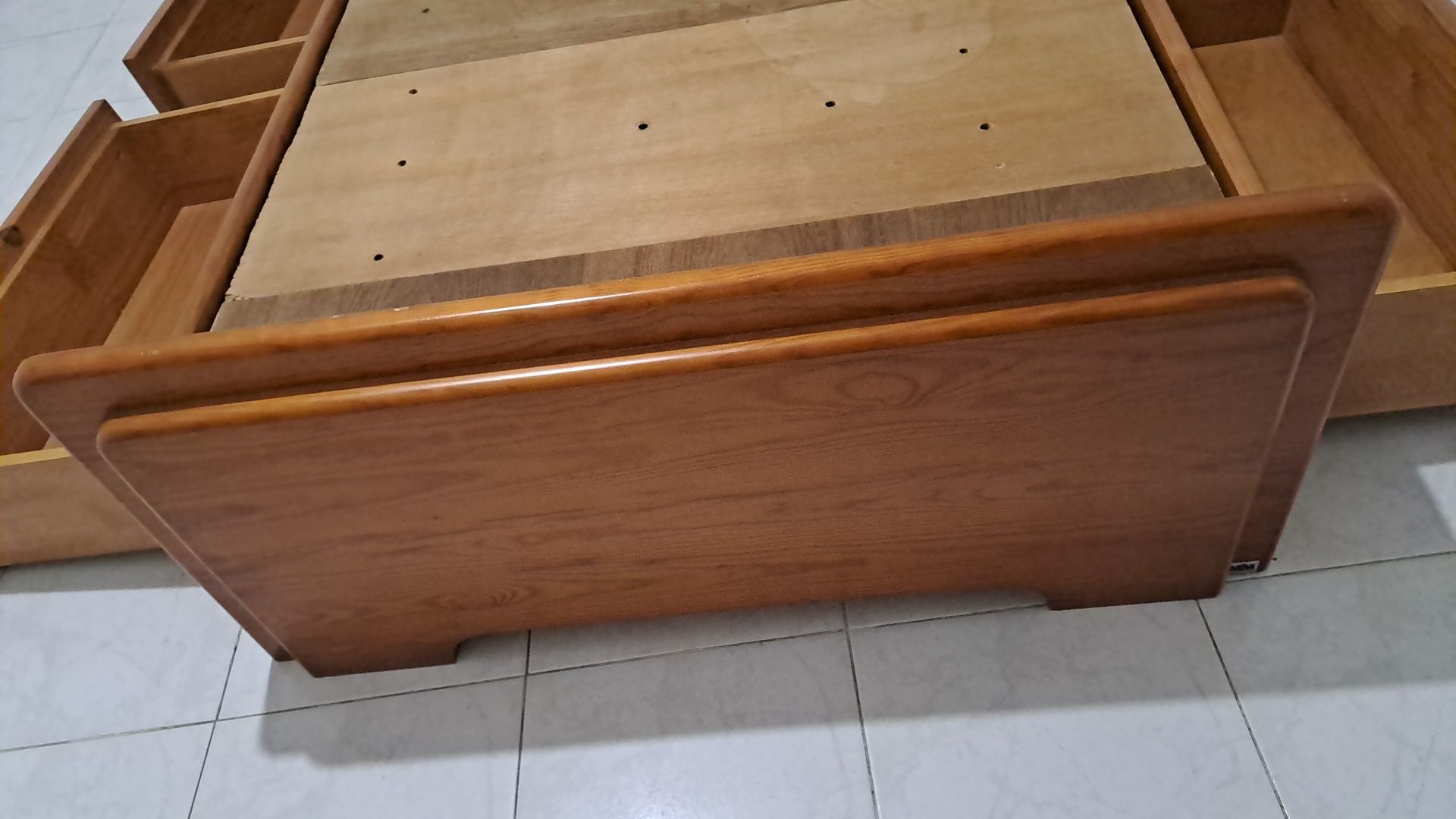 Cama solteiro com gavetas e colchão
