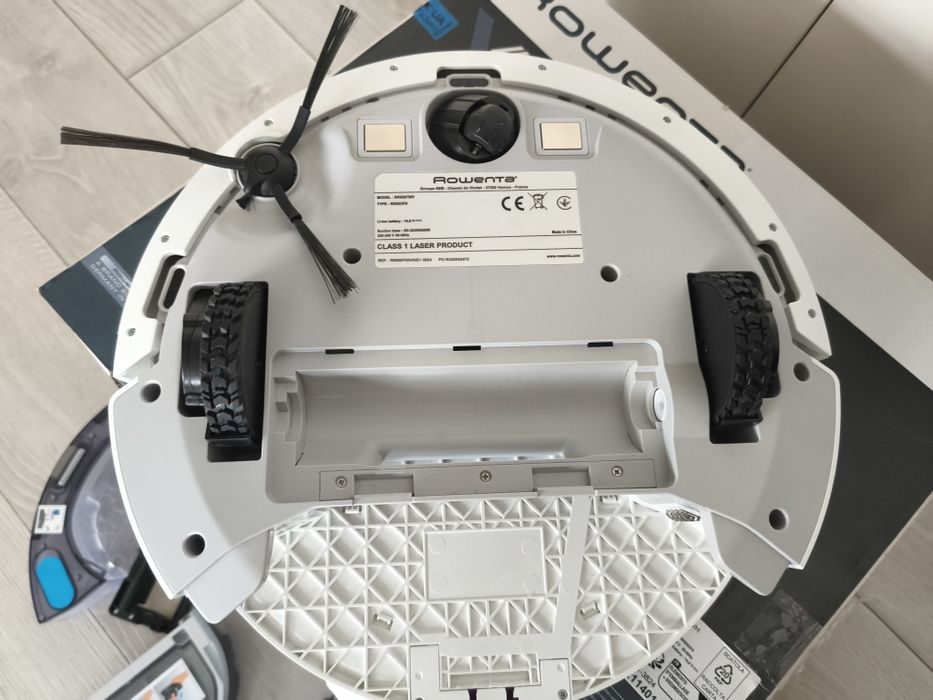 Продаю робот пилосос  зі станцією  Rowenta x plorer serie 75S+