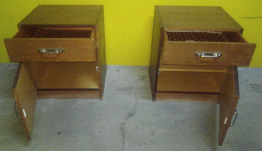 Quarto (cama + mesinha + móvel)