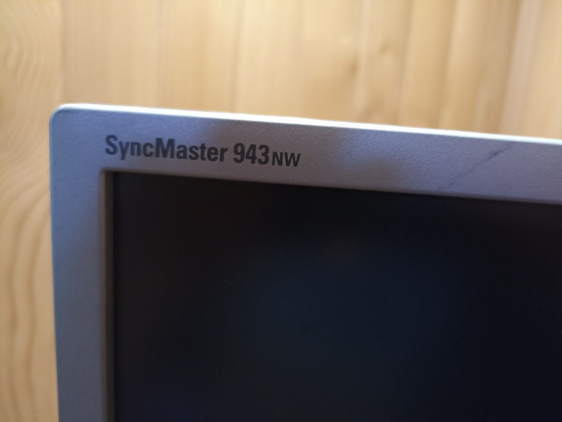 Монітор Samsung SyncMaster 943nw