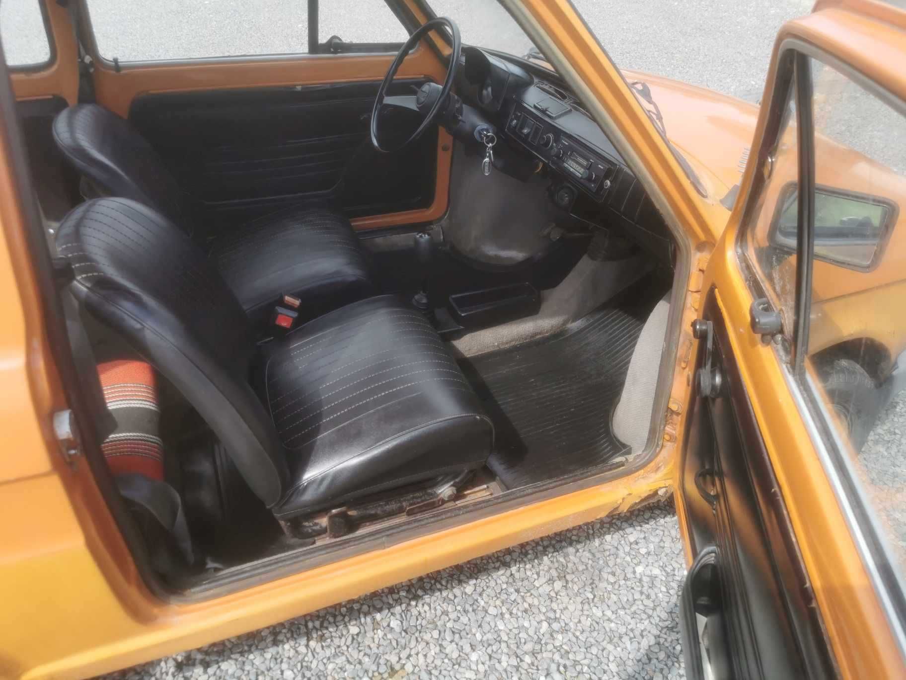 Fiat 126p *Zarejestrowany*Na kapliczce*