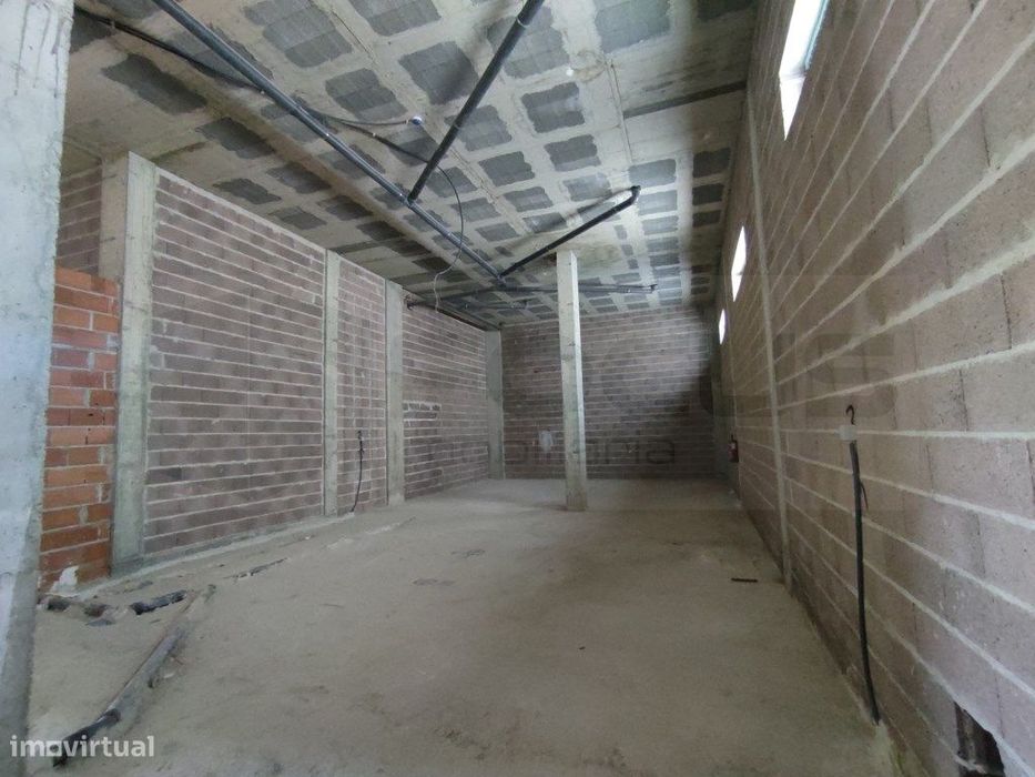 Loja para arrendamento no centro de Aveiro