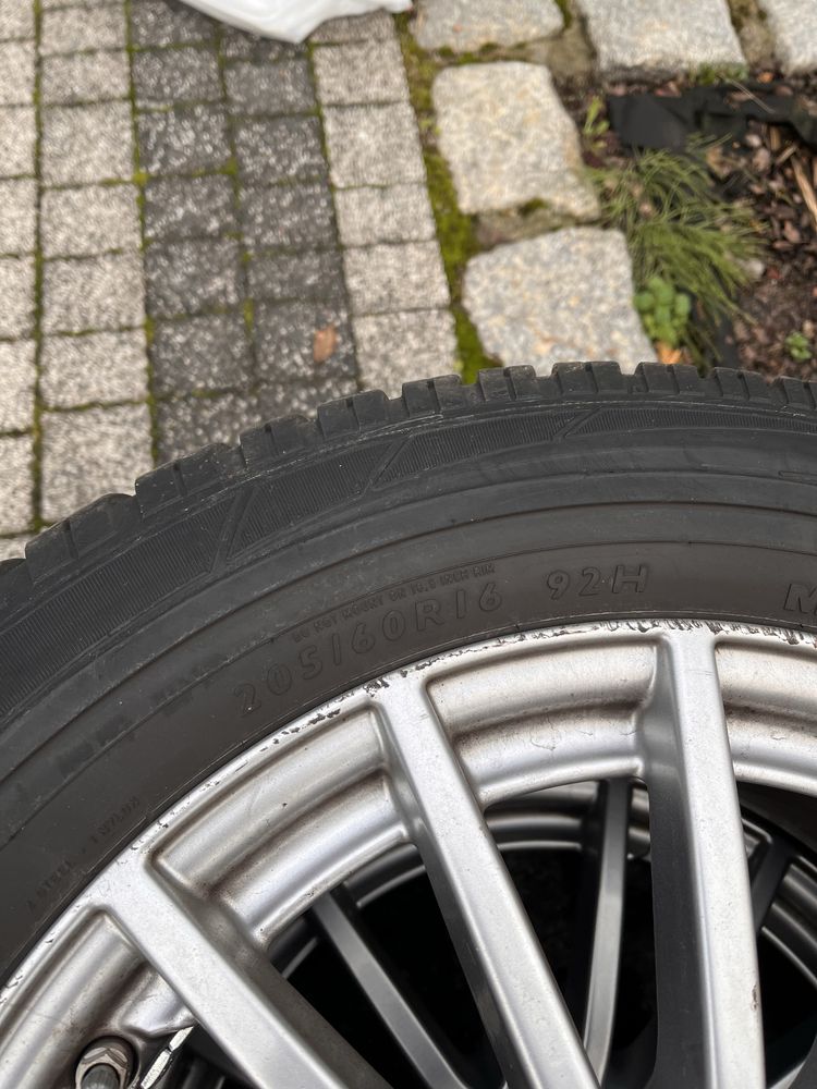 Felgi z oponami zimowymi Mercedes 205/60r16