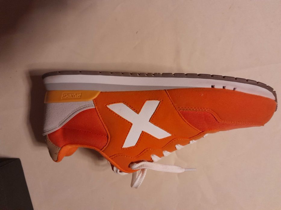 Buty sportowe Munich 43 jak Nowe
