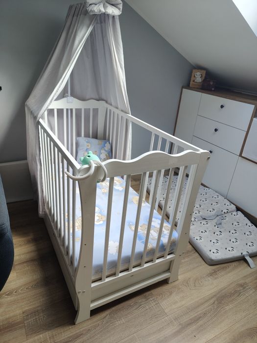 Łóżeczko dziecięce 120x 60 z materacem