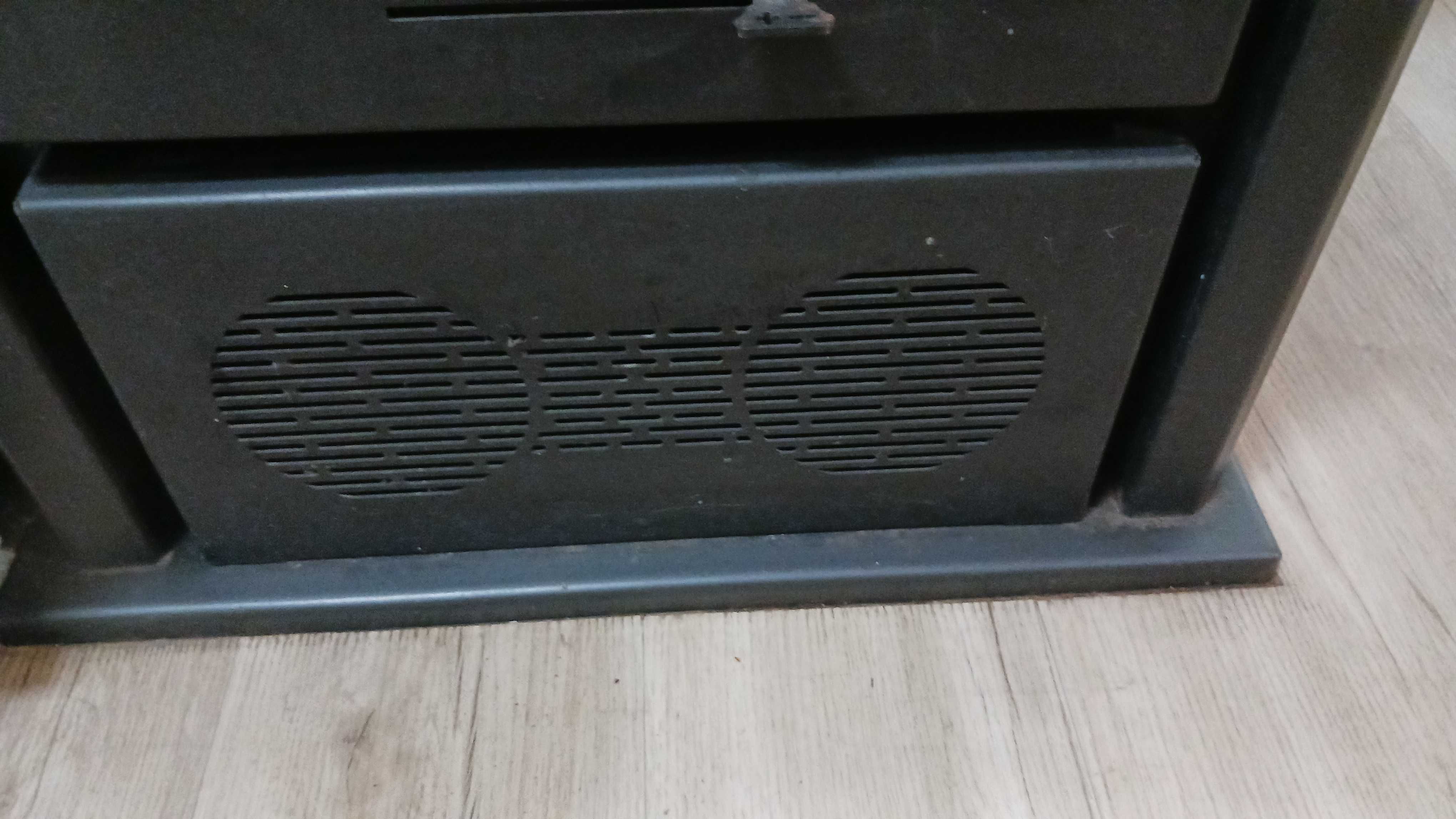 Salamandra a lenha com forno e ventilador