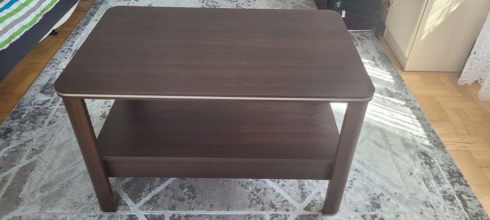 Stolik kawowy typu ława