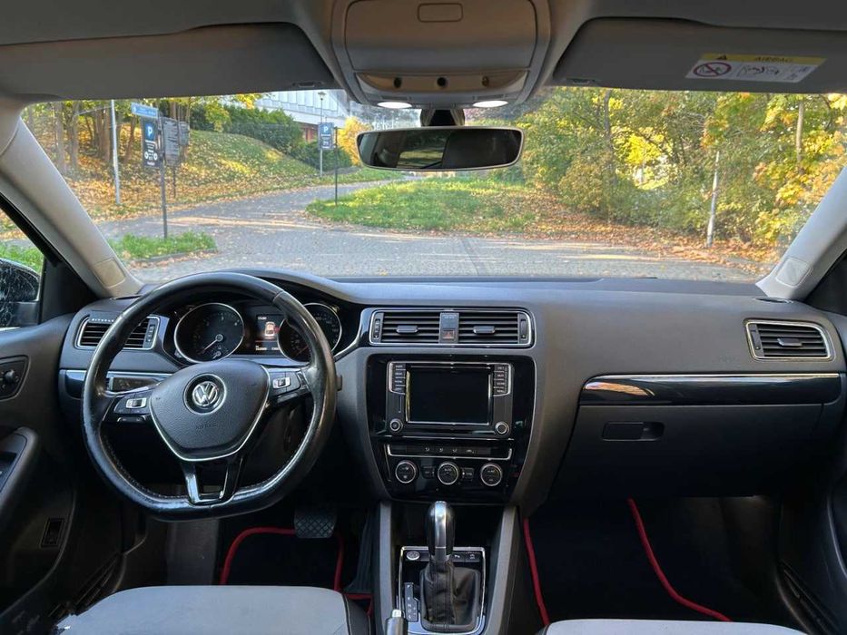 VW Jetta 2.0 TDI Дизель Автомат