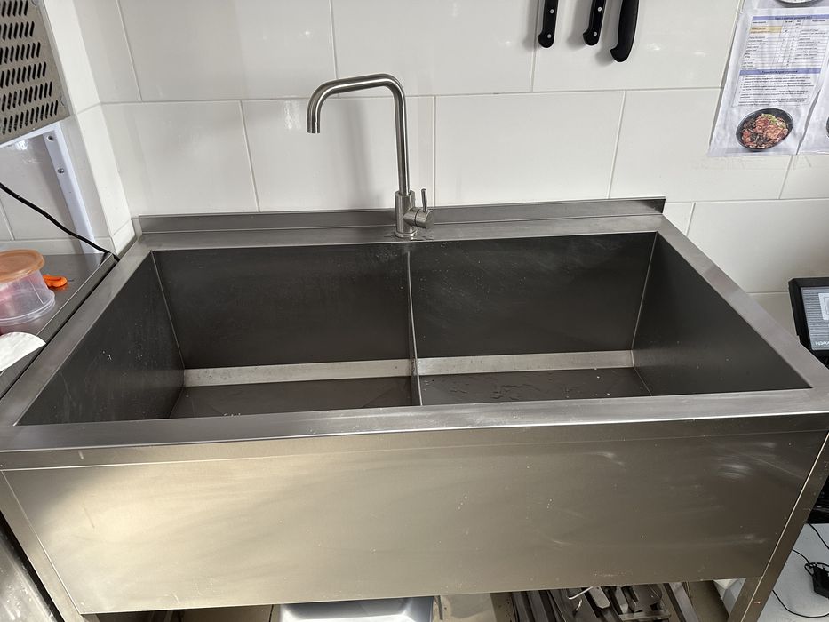 Мийка з нердавіючої сталі професійна