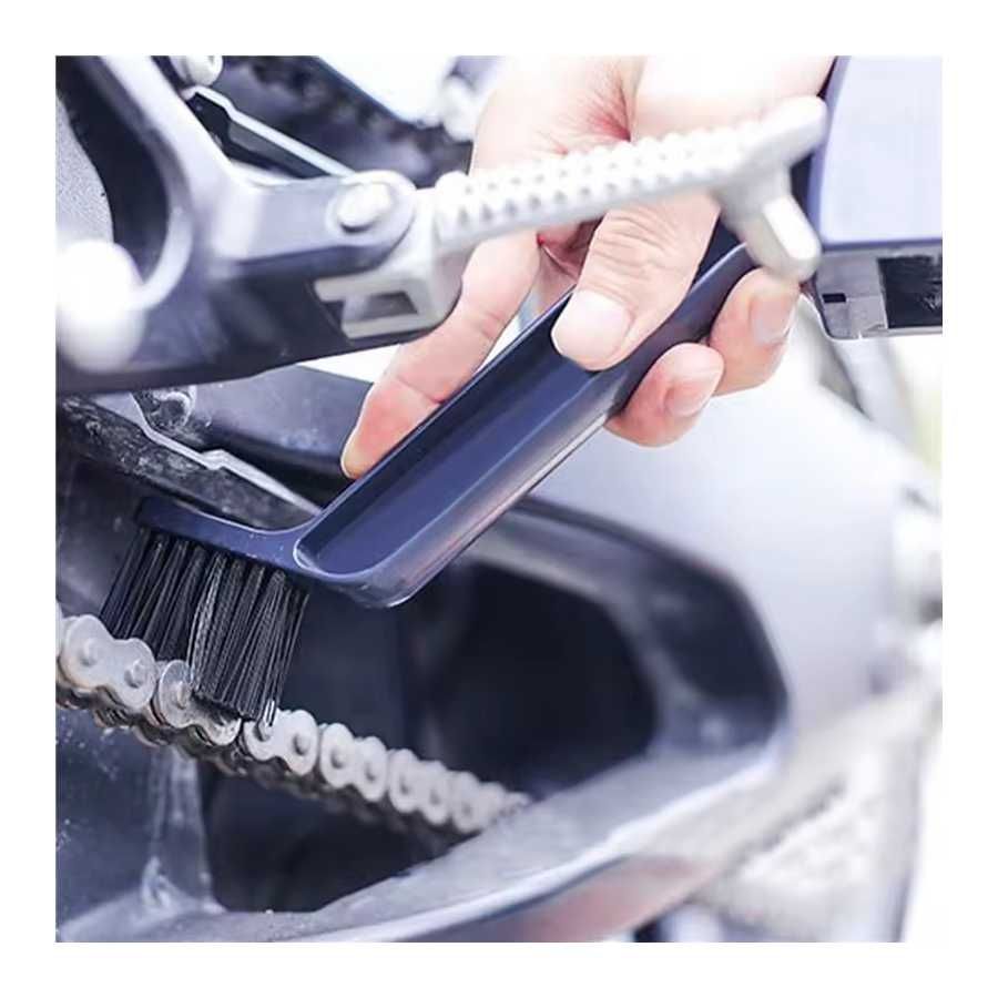 Escova de limpeza para correntes de moto