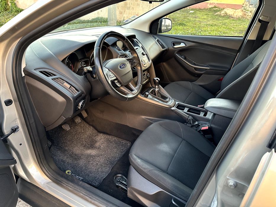 Ford Focus Diesel 2016 em óptimo estado