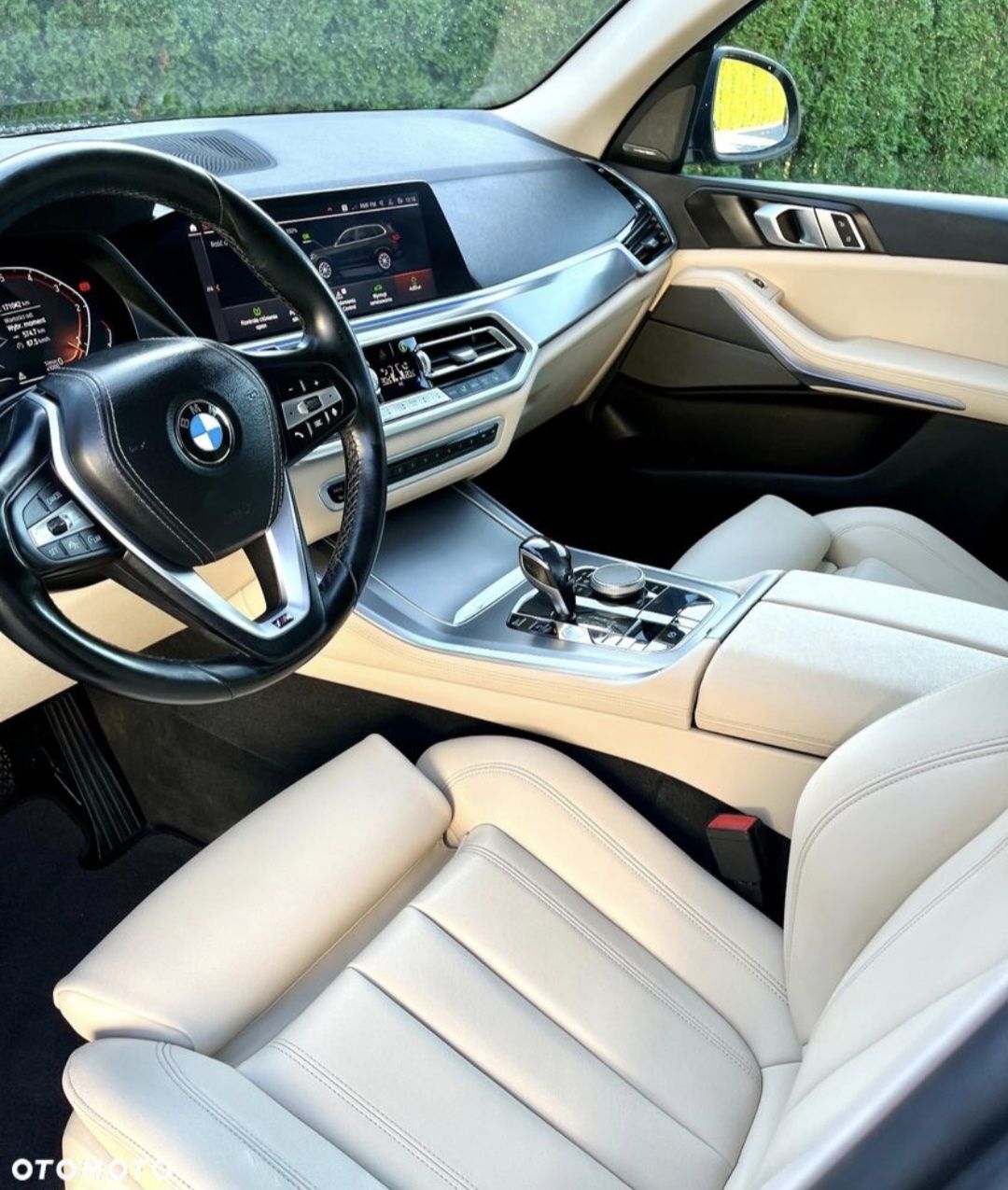Auto do ślubu, Transport BMW X5 G05 czarne z jasnym środkiem Wrocław