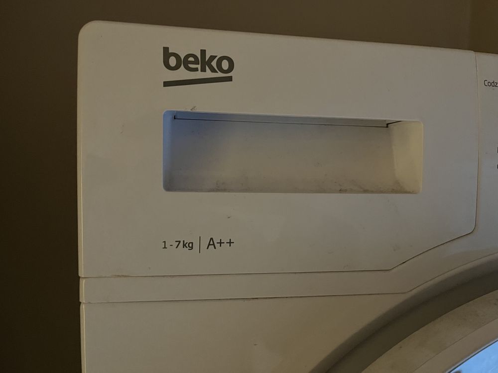 Suszarka Beko MDF7434RXC