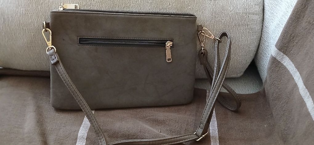 Bolsa média nova