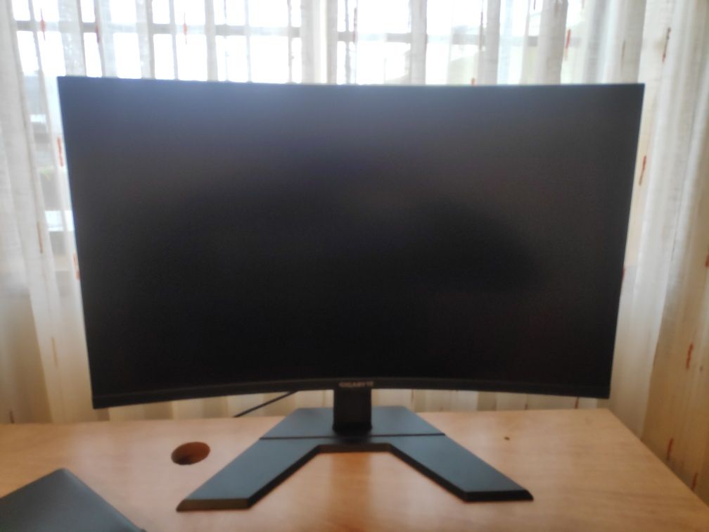 Monitor Gigabyte 31.5" G32QC VA 165Hz 1ms Curvo