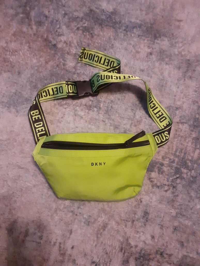 Nerka saszetka dkny neonowa tanio