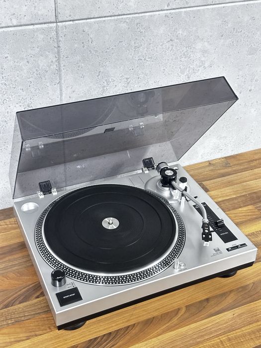 Gramofon Dual DTJ 301 USB - srebrny, zadbany, AT,przedwzmacniacz