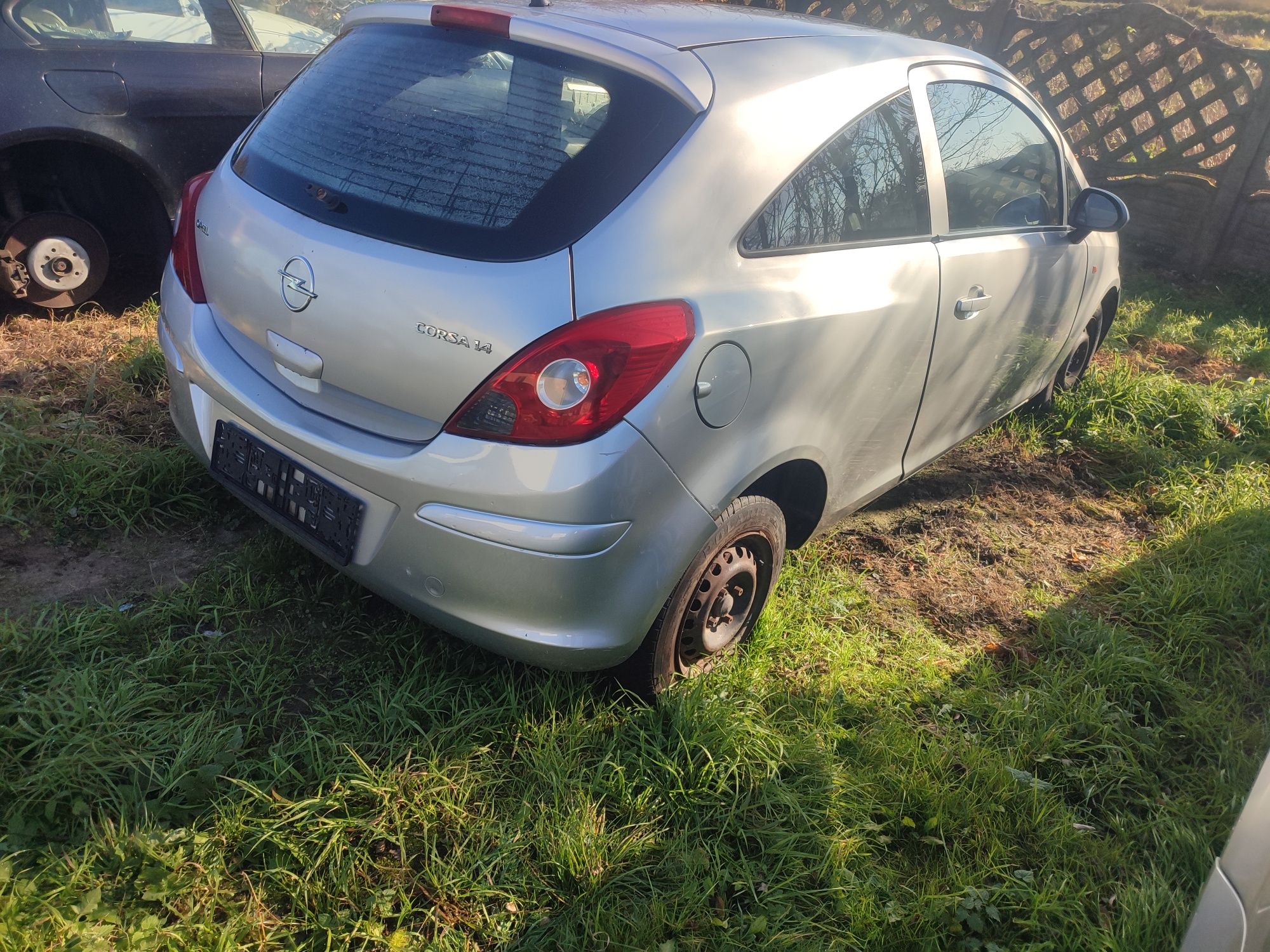 Opel corsa d 2007r 1.4 Benz na części