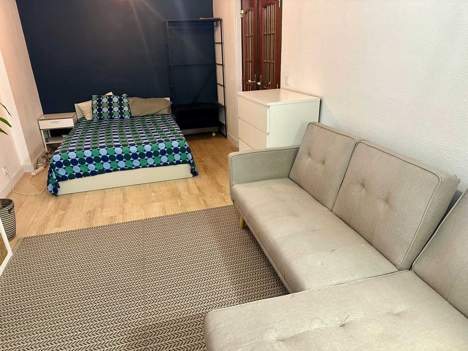 Quarto para arrendar em Paço DArcos, com área de 20m2, mobilado