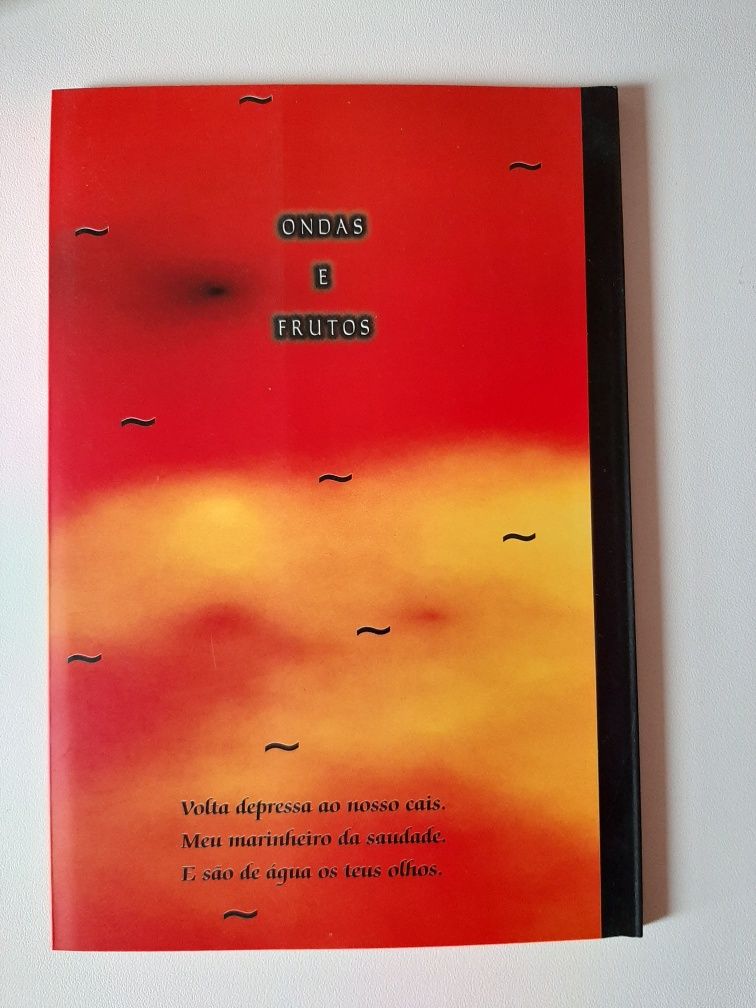 Livro "Ondas e Frutos"