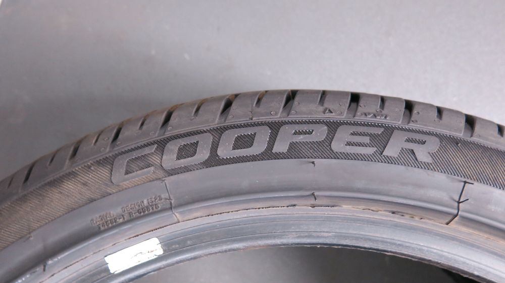 Opony 2szt Cooper Zeon CS8 235/40/18 DOT 4621