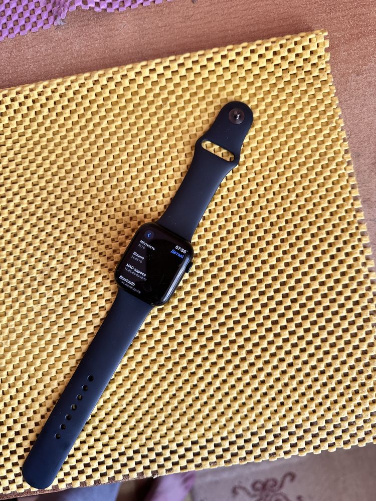 Продам Apple Watch 8 45 mm  32 gb на оф гарантіі