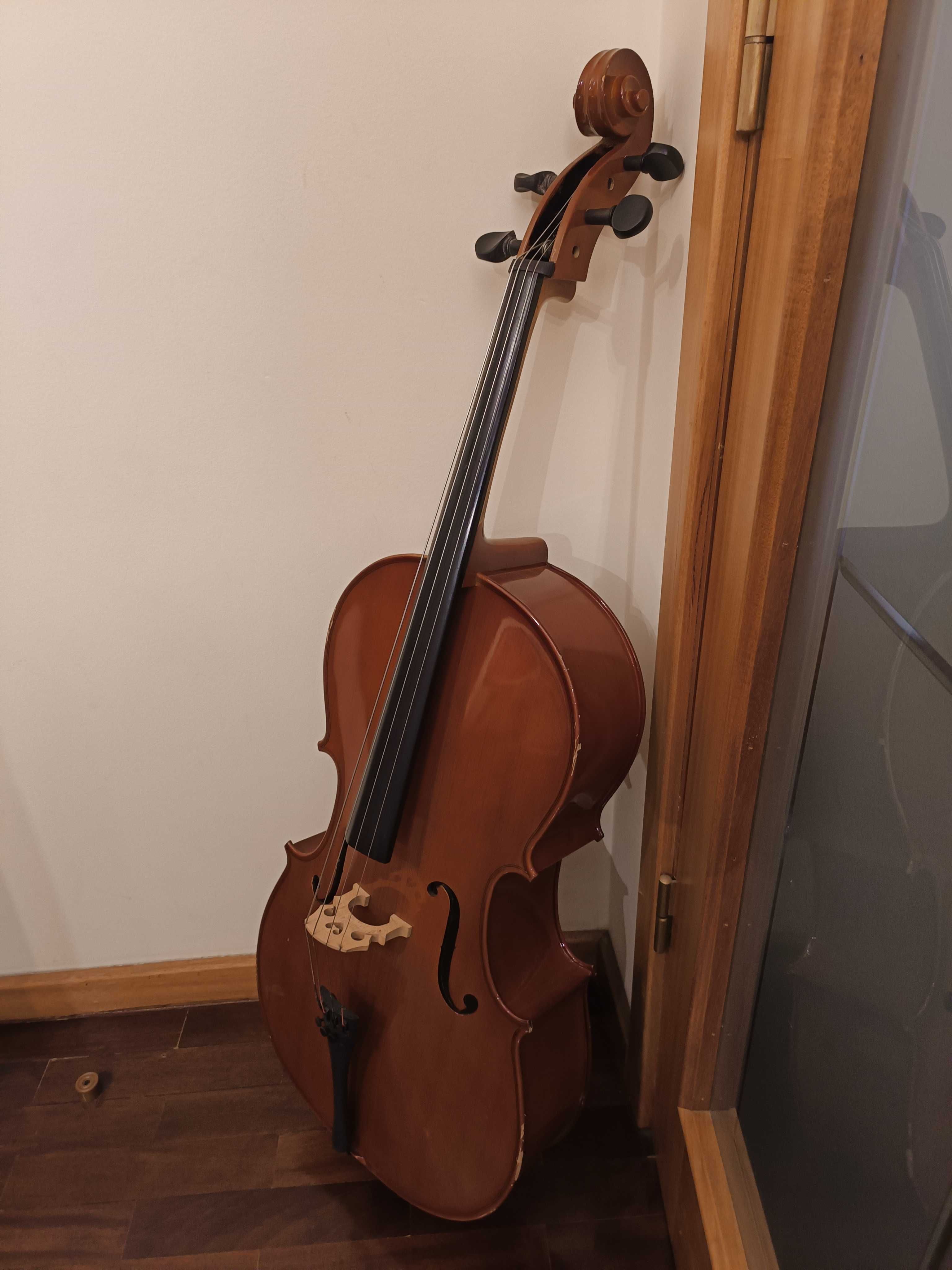 Violoncelo 2/4 em bom estado