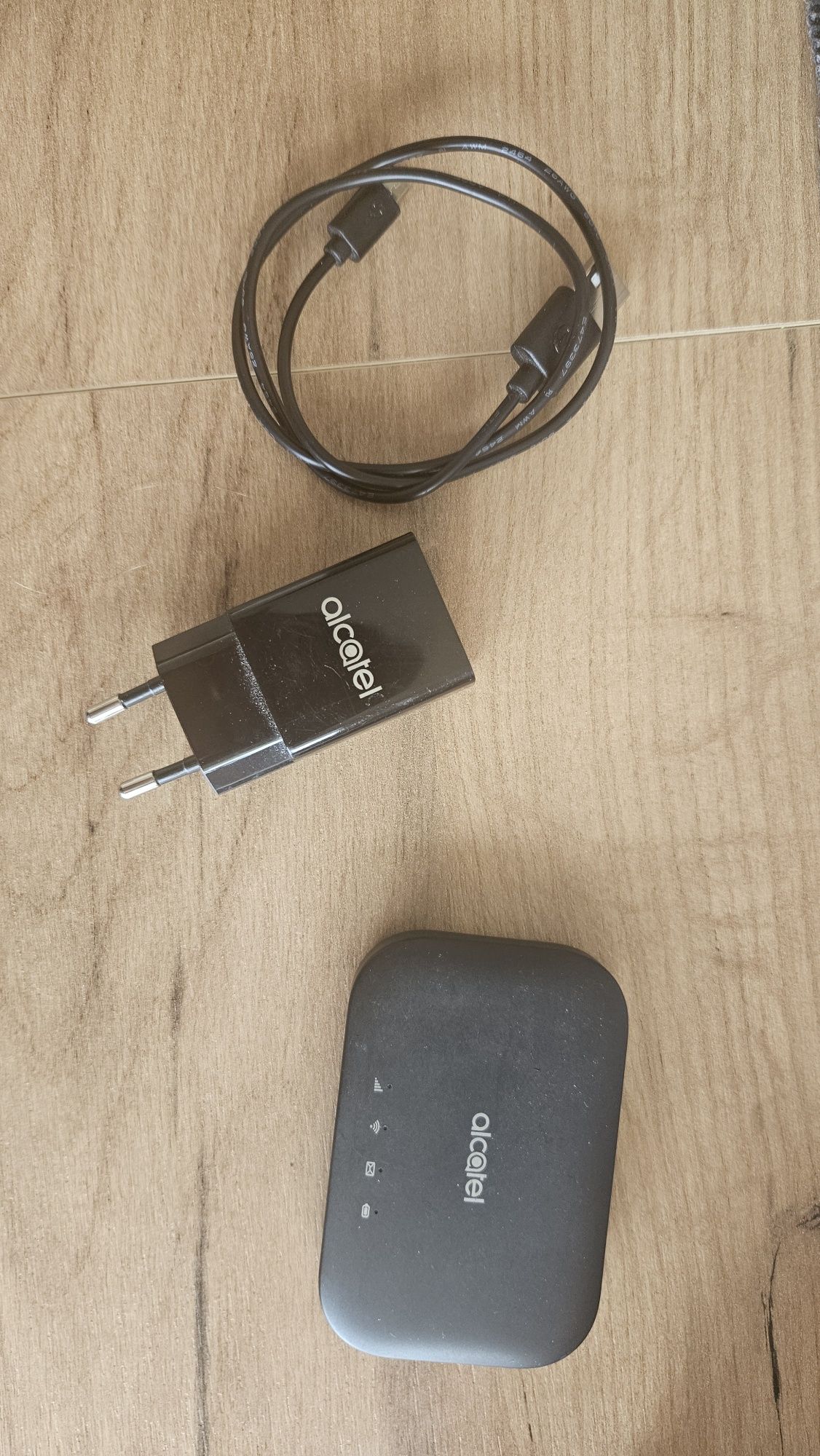 Alcatel Link Zone 4G LTE Cat7 Mobile WiFi