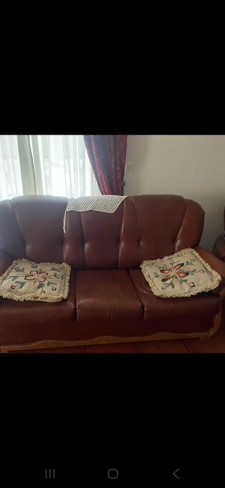 Vendo conjunto de sofás e mesa de centro