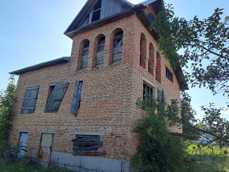 Продається незавершений житловий будинок с.Гошів
