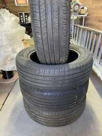 Шини Dunlop 215/60 R17