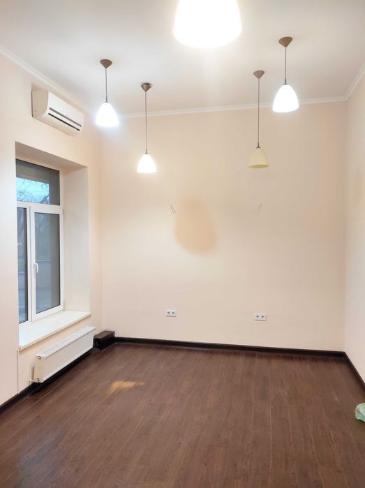 Фасадное помещение. 43м2. ЖК Мерседес. Центр. Окна на парк Шевченко.