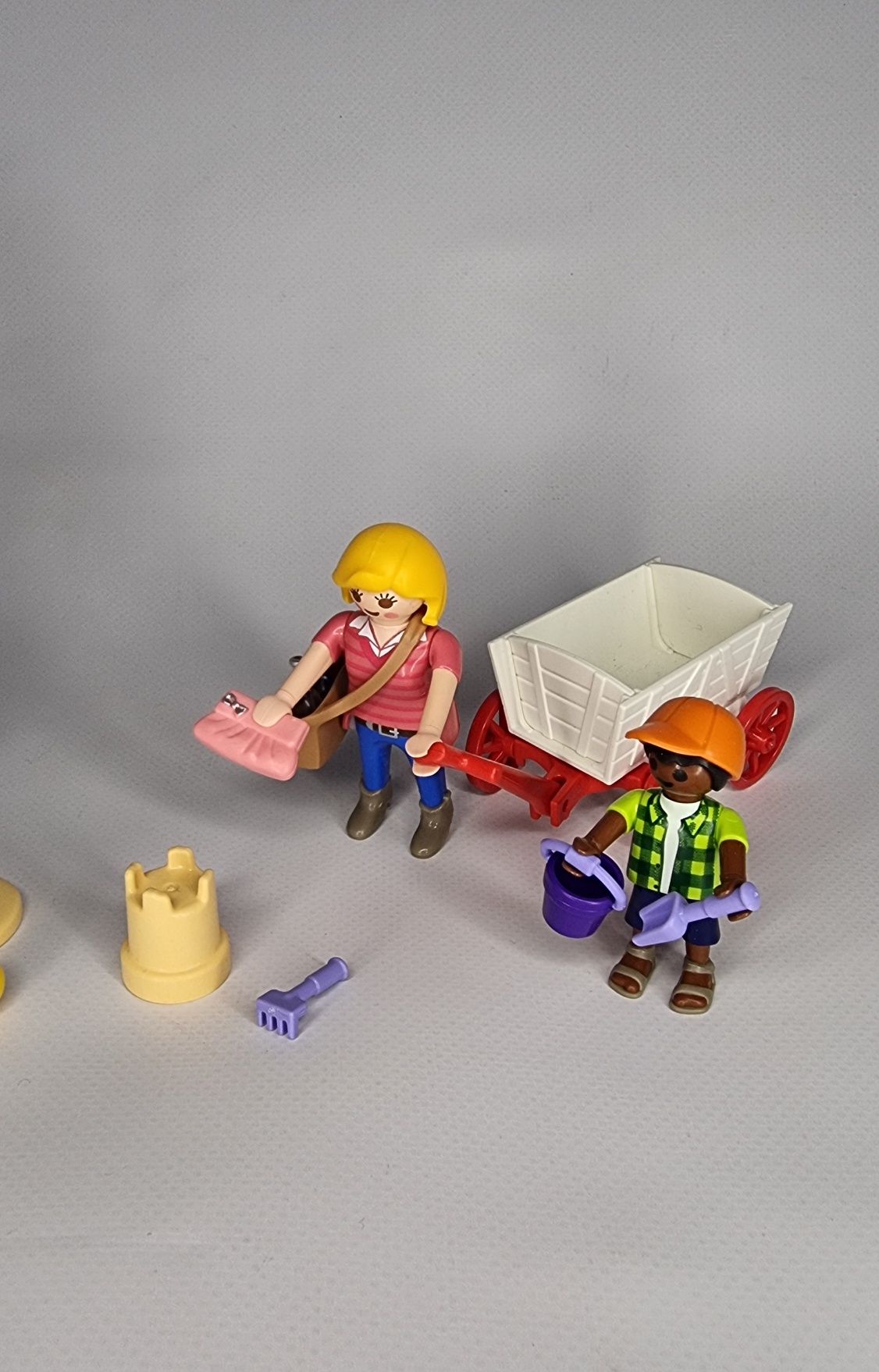 Zestaw Playmobil 71258 Opiekunka z dziećmi na spacerze wózek