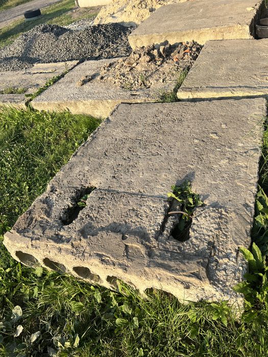 Куски плит перекриття