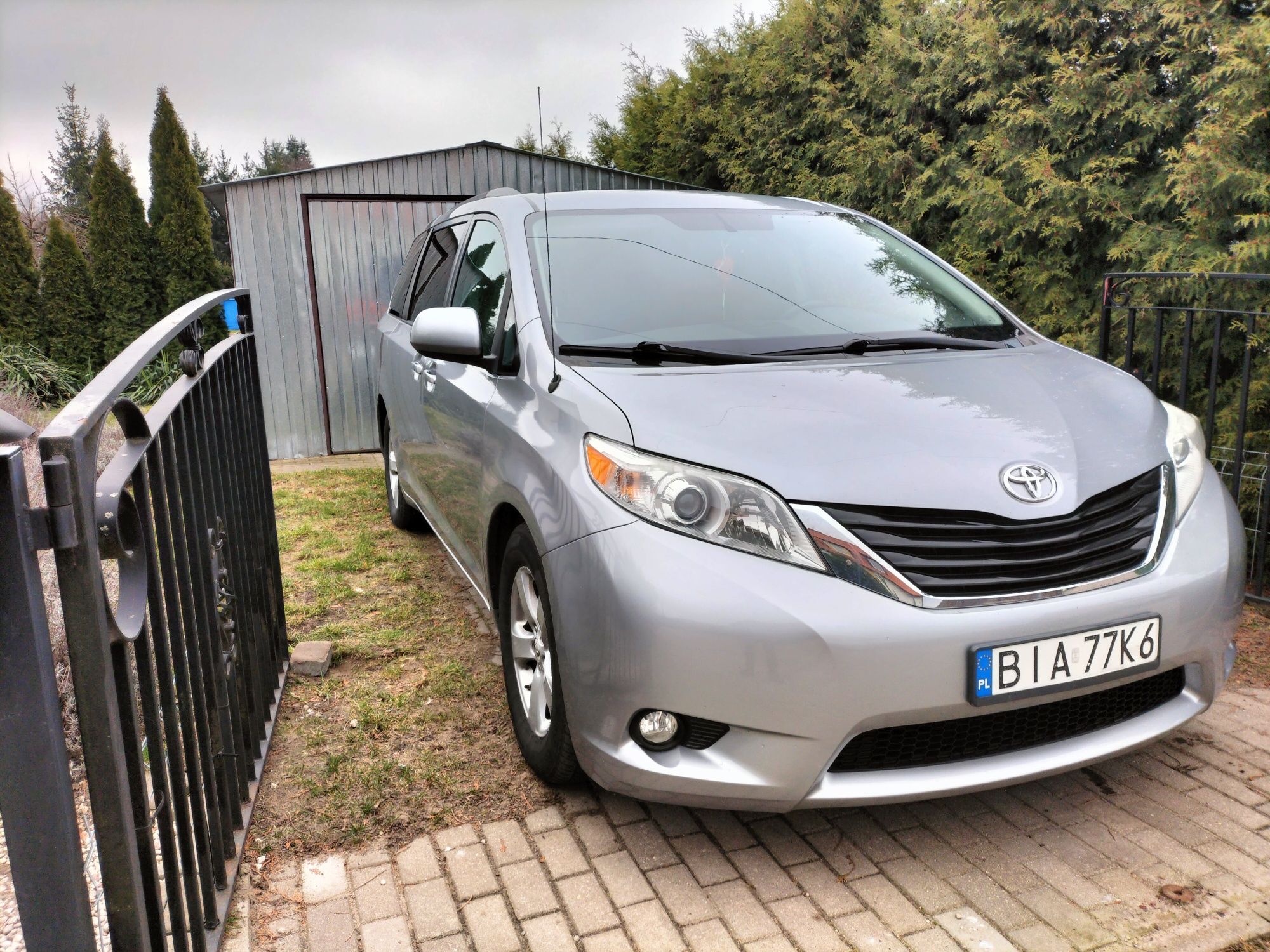 Toyota Sienna prywatne, LPG