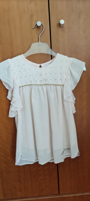 Roupa de menina 6/8 anos_ 1 saia e 2 blusas