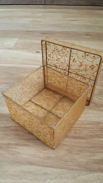 Pudełko ozdobne / szkatułka