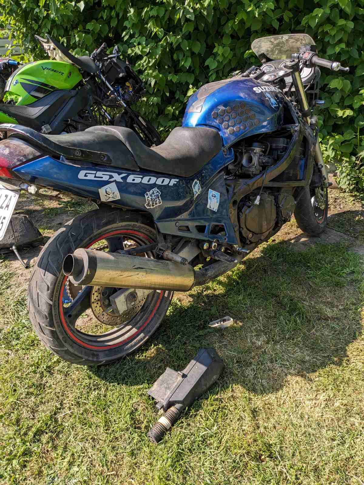 Suzuki gsx 600 f