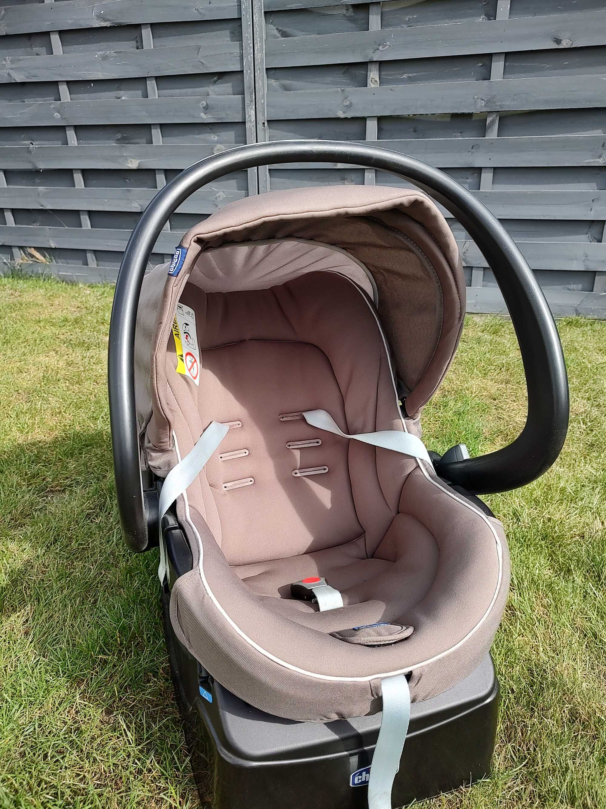 Wózek ChiccoTrio Activ 3 + baza ISOFIX