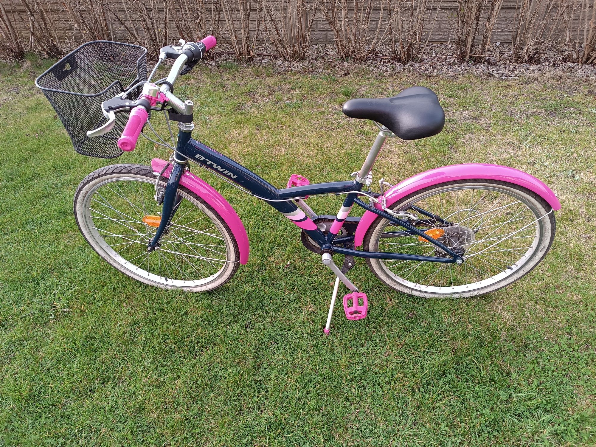 Granatowo-różowy rower btwin 24 cale dziecięcy