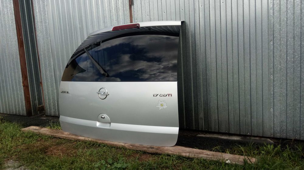 Opel Meriva A Klapa Bagażnika srebrna Z157 Kompletna