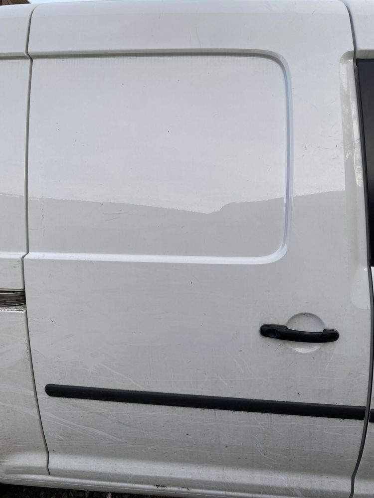 Vw caddy maxi drzwi suwane boczne prawe w kolor LB9A