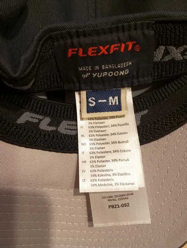 Lekka Męska Czapka Yupoong Flexfit granatowa rozm.S/M