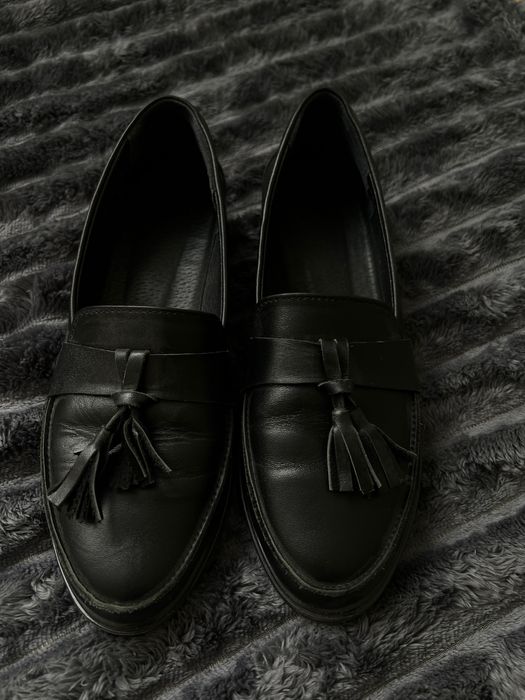 Шкіряні лофери.