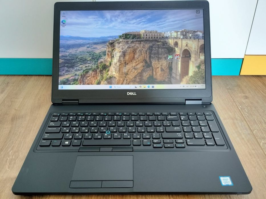 Потужний Dell Precision 3530, i5-8400H, відеокарта 4Gb NVIDIA P600