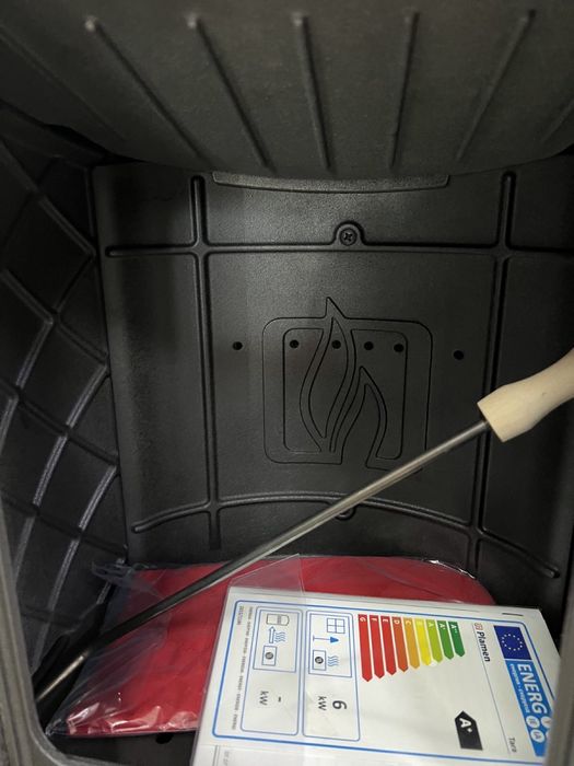 Пічь камін чавунна печь камин Tara Plamen