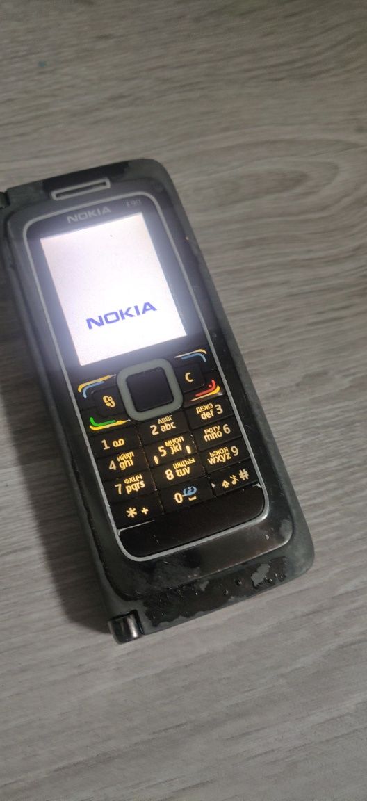 Nokia E90 легенда