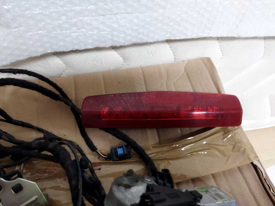 Fechadura mala / motor escova traseira OPEL