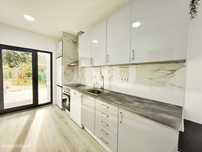 Moradia GeminadaT2 Totalmente Remodelada em Matosinhos