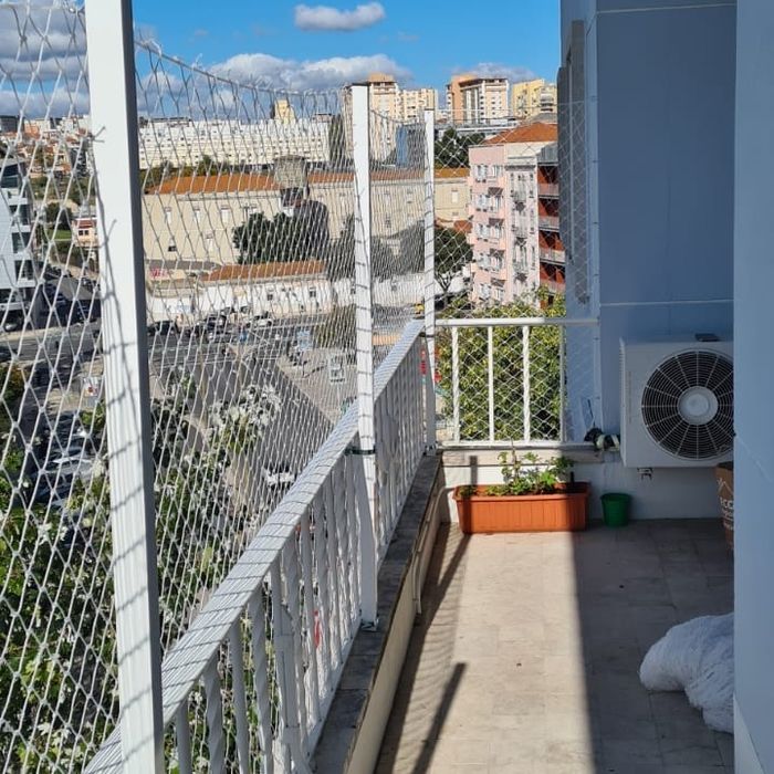 Rede de proteção para gatos e crianças